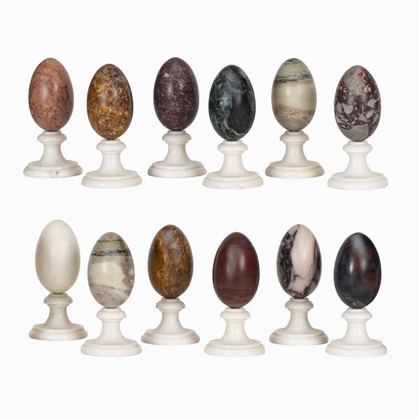 Collezione di uova in marmi policromi (12)  (XX Sec.)  - Asta Dipinti Antichi, Arredi, Sculture e Oggetti d'Arte - Colasanti Casa d'Aste