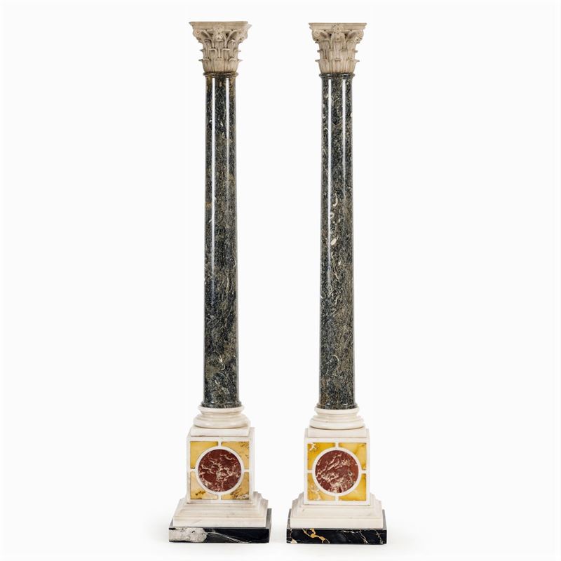 Coppia di Colonne a Plinto