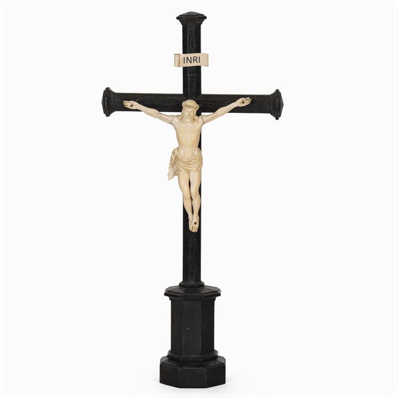 Cristo in Avorio Scolpito