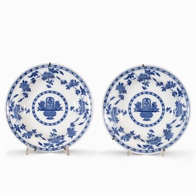 Coppia di Piatti Fondi in Porcellana Royal Minton
