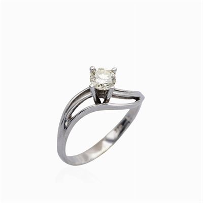 Anello Solitario in Oro Bianco 18kt con un Brillante Ct 0,40 Circa