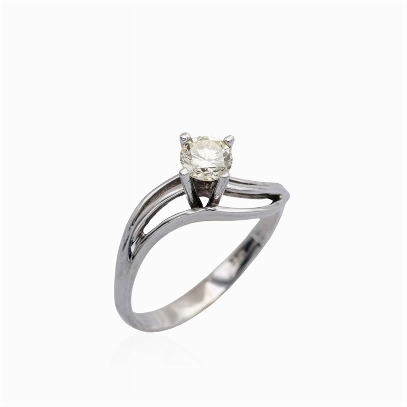 Anello Solitario in Oro Bianco 18kt con un Brillante Ct 0,40 Circa