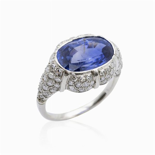 Anello in platino con zaffiro Ceylon naturale ct 6,50  (anni 40/50)  - Asta Gioielli Orologi Fashion Vintage - Colasanti Casa d'Aste