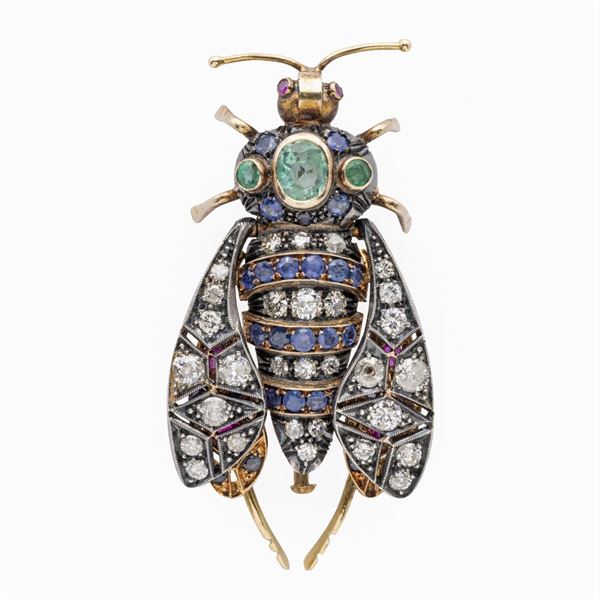 Yellow gold and silver bee shaped brooch