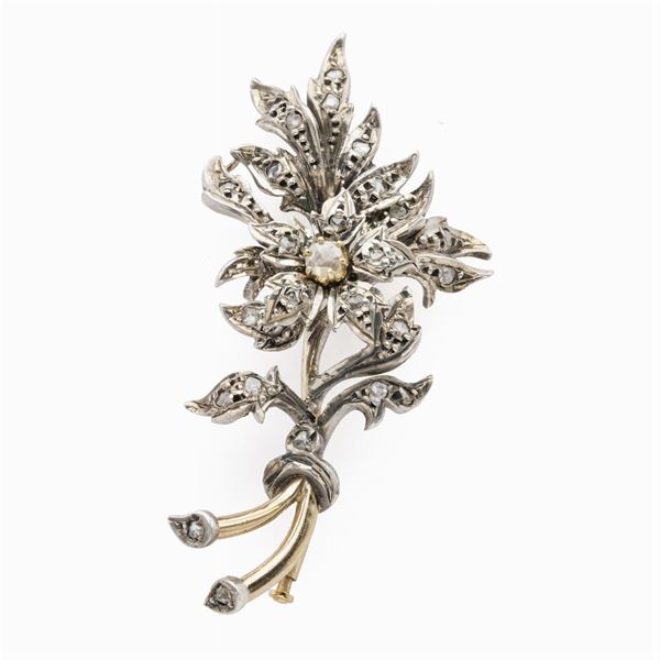 Spilla ramage floreale in argento e oro giallo