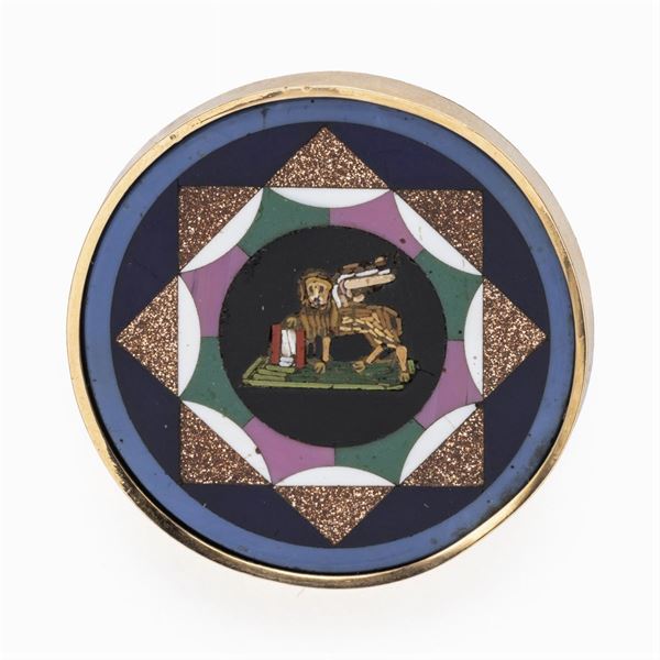 Micromosaic and yellow gold brooch depicting the Lion of San Marco