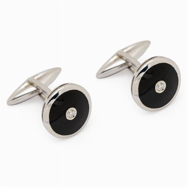 Round 18kt white gold and black onyx cufflinks