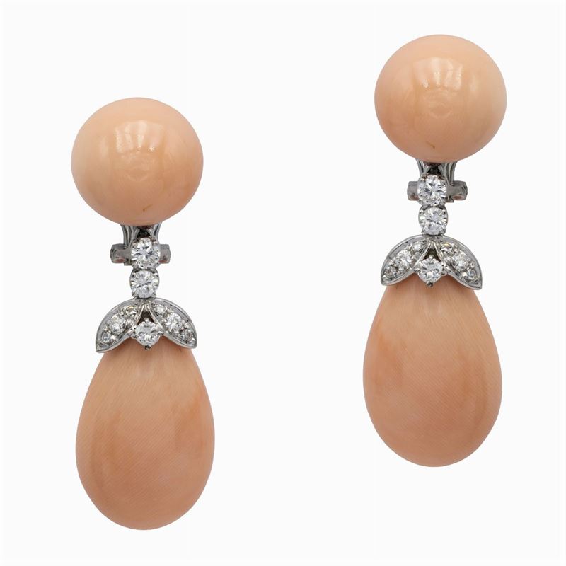 Orecchini Pendenti in Oro Bianco 18kt Corallo Rosa e Diamanti