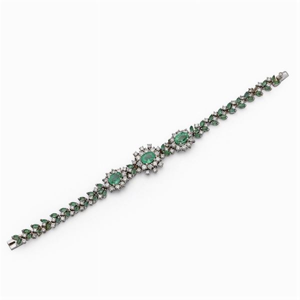 Bracciale in oro bianco 14kt con smeraldi e diamanti  - Asta Gioielli Orologi Fashion Vintage - Colasanti Casa d'Aste