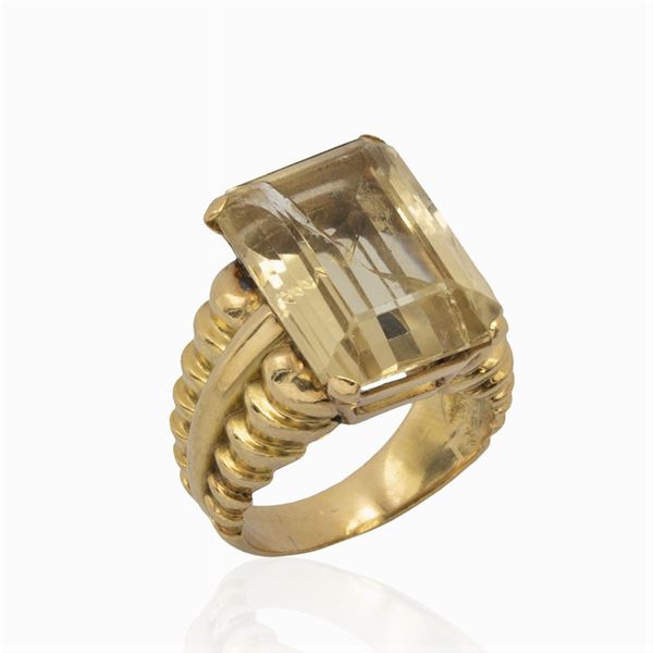Anello in oro giallo 18kt e quarzo citrino  (anni 40/50)  - Asta Gioielli Orologi Fashion Vintage - Colasanti Casa d'Aste