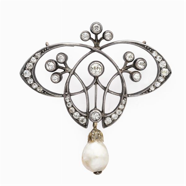 Art Nouveau brooch in gold and silver with coroné roses