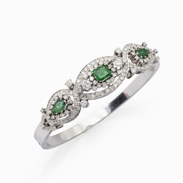 18kt white gold emerald and diamond cuff bracelet