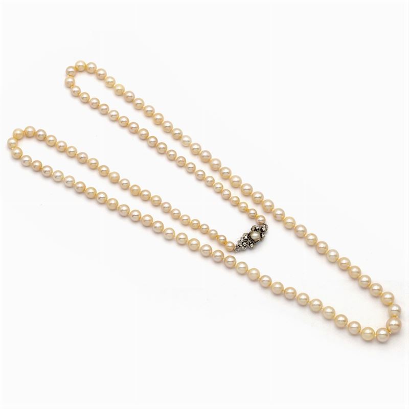 Lunga Collana di Perle Coltivate
