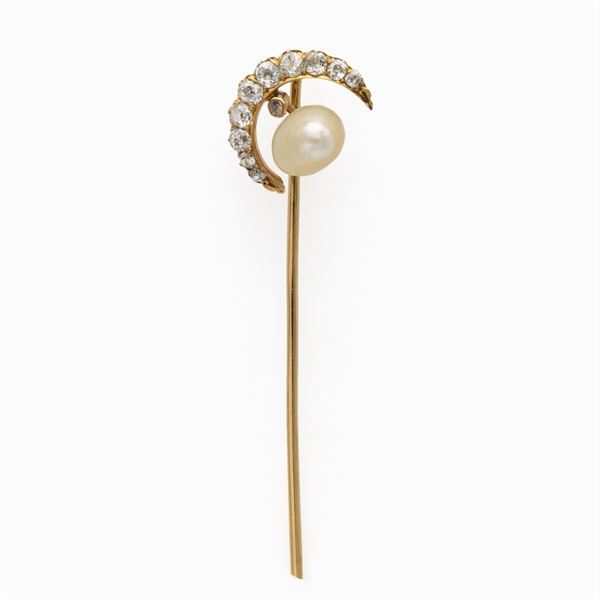 Spillone mezzaluna in oro rosa con perla e rose coroné