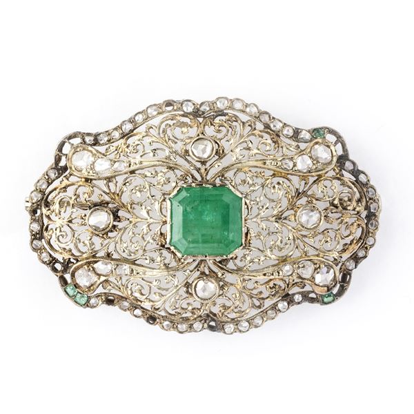 Spilla in oro e argento smeraldo e rose di diamante  (primi '900)  - Asta Gioielli Orologi Fashion Vintage - Colasanti Casa d'Aste