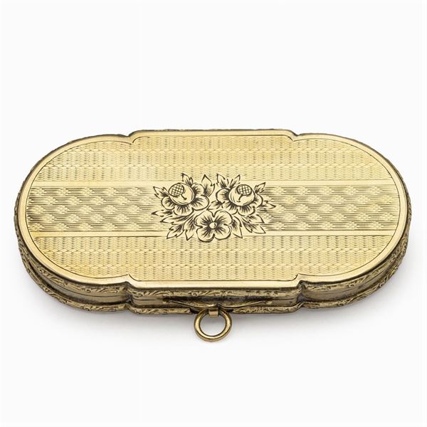 18kt yellow gold with guilloché Trousse