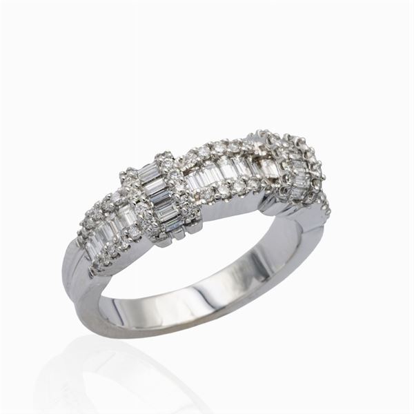 18kt white gold and diamond ring