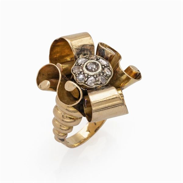 18kt yellow gold and diamond roses Bow shaped ring