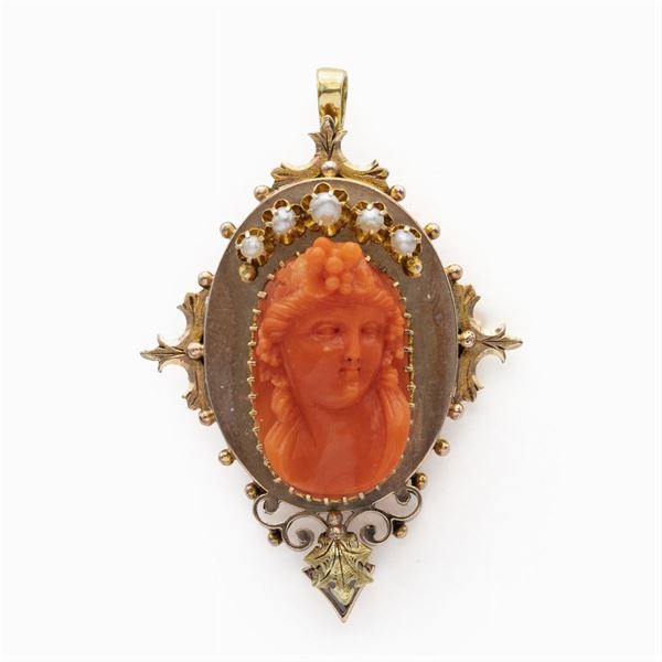 Spilla pendente in oro rosa 9kt con cammeo in corallo
