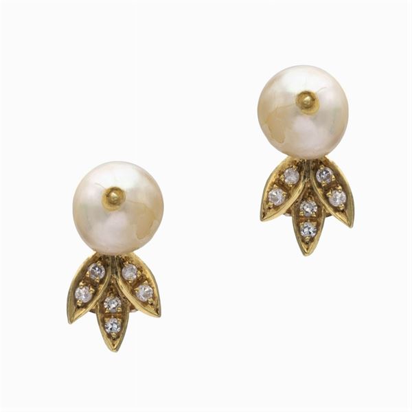 18kt yellow gold with pearls and diamonds lobe earrings