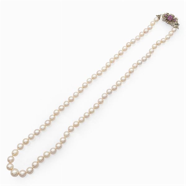 Collana ad un filo di perle coltivate