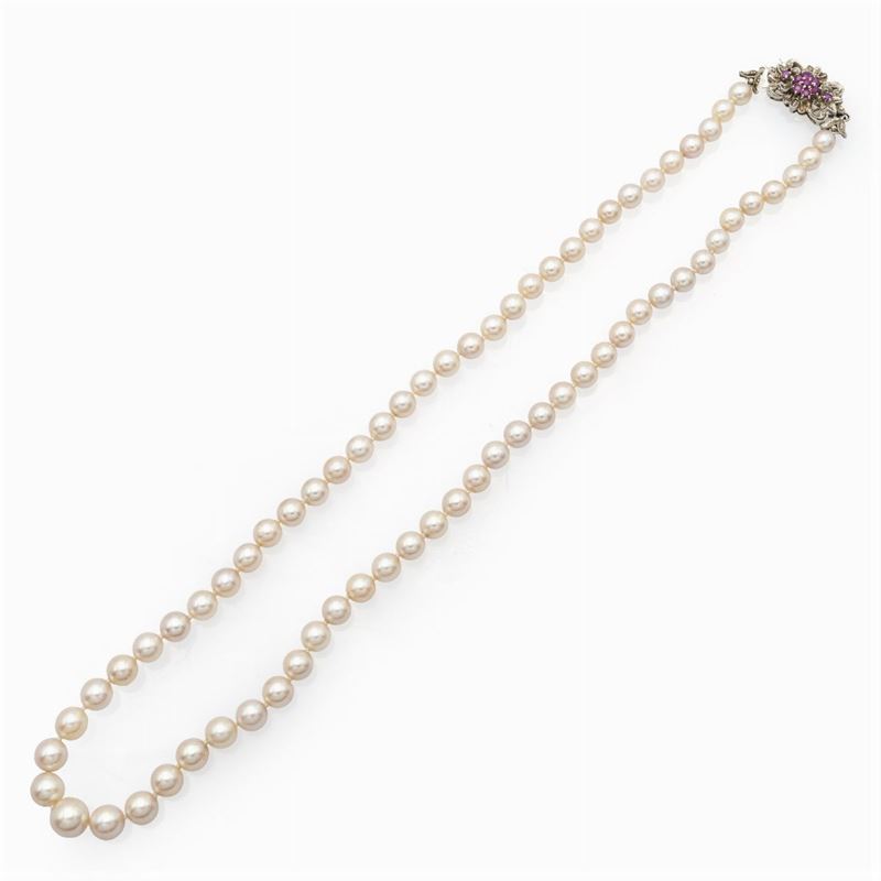 Collana Ad un Filo di Perle Coltivate, in Argento con Rubini