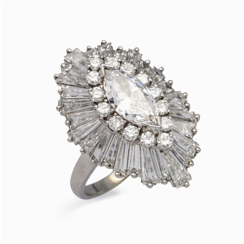 Anello in Platino con un Diamante Navette Ct 1,40