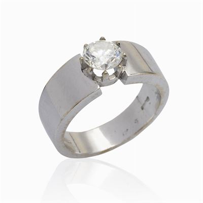 Anello in Oro Bianco 18kt con un Diamante Ct 1,06