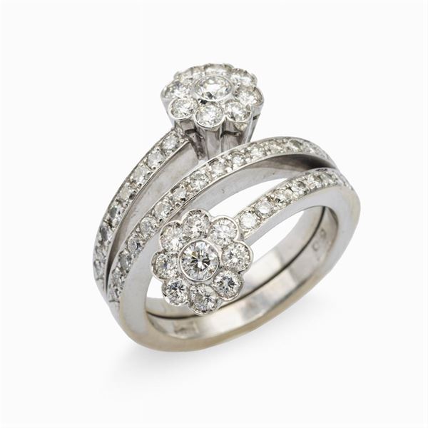 18kt white gold contrarié flower ring