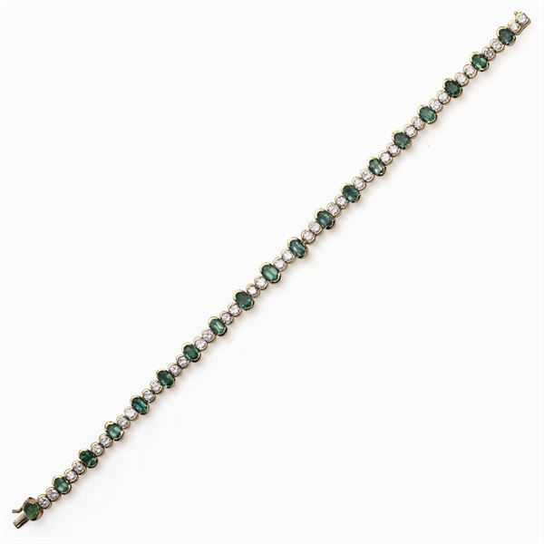 18kt yellow gold bracelet with emeralds and diamonds