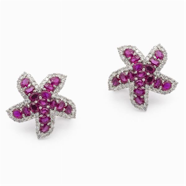 18kt white gold starfish earrings