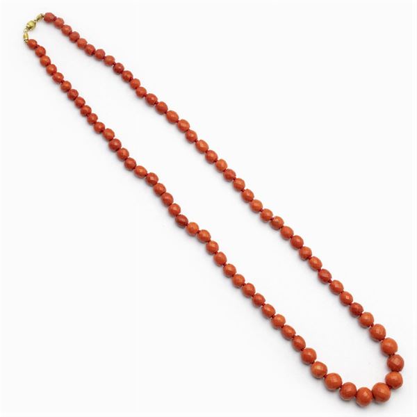Single strand of faceted corals  necklace