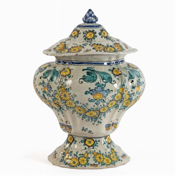 Plicroma majolica apothecary jar