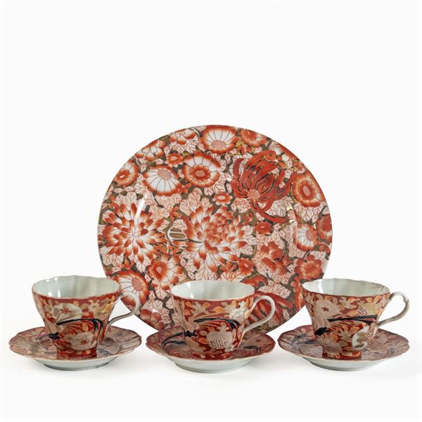 Group of seven porcelain objects