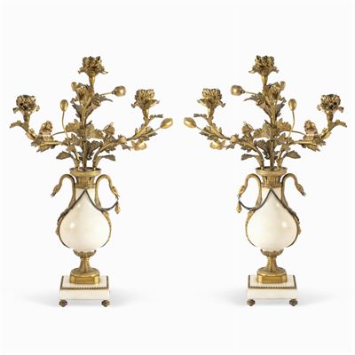 Coppia di Candelabri a Quattro Luci in Bronzo Dorato e Marmo Bianco