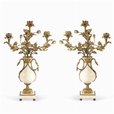 Coppia di Candelabri in Bronzo Dorato e Marmo Bianco