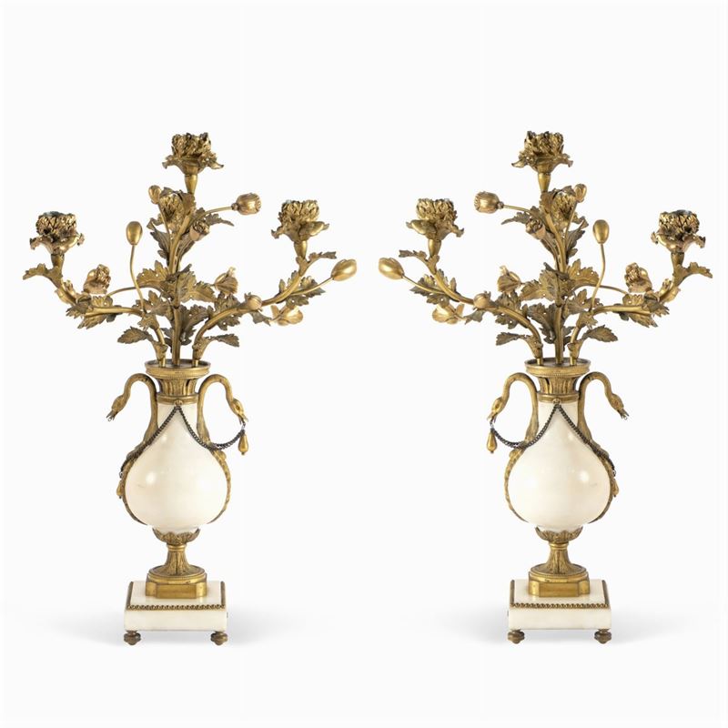 Coppia di Candelabri in Bronzo Dorato e Marmo Bianco