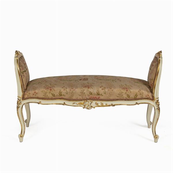 Lacquered and gilded wood bench