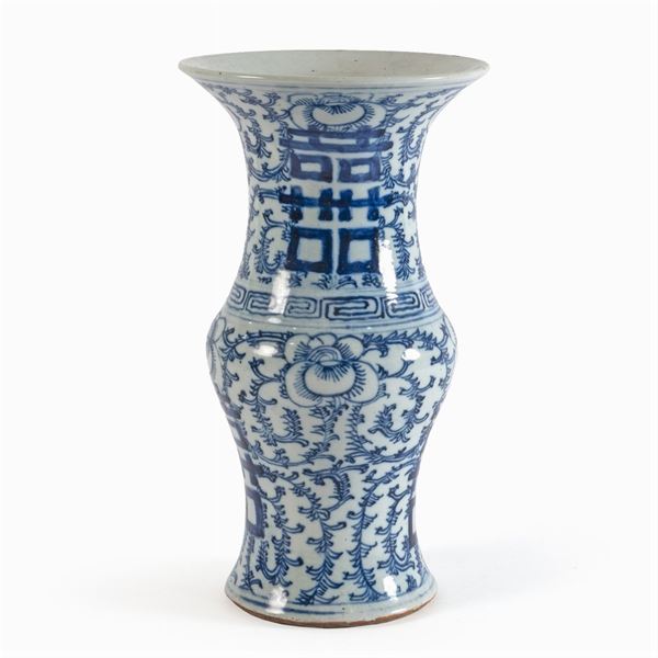 Vaso in porcellana bianca e blu