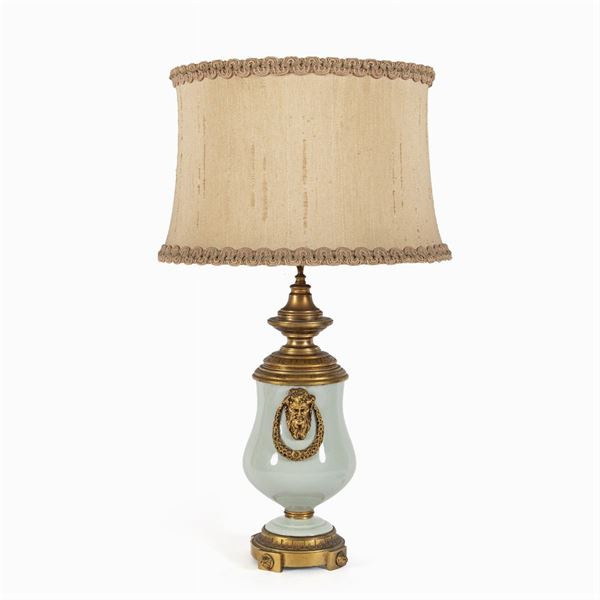 Table lamp