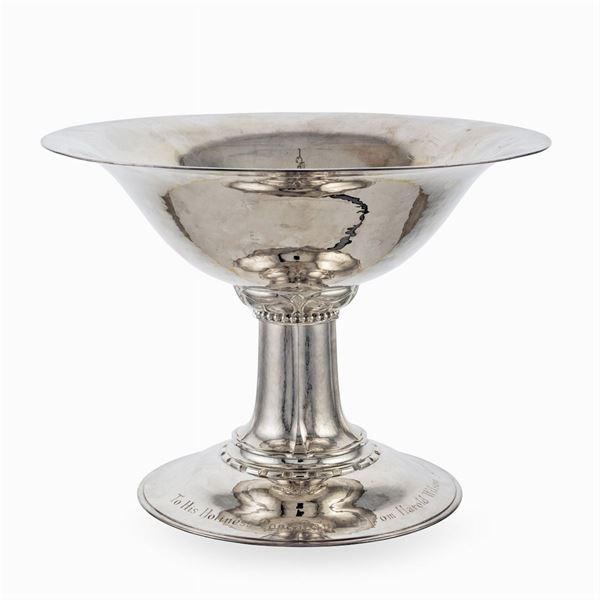 Silver centerpiece cup