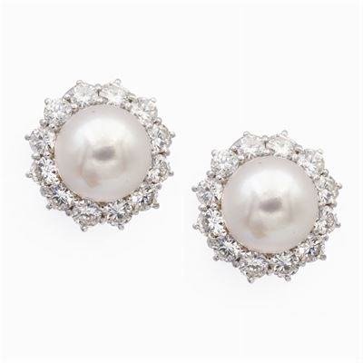 Orecchini a Lobo in Oro Bianco 18kt Perle e Diamanti