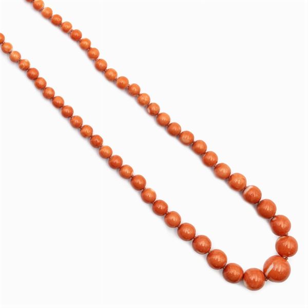 Collana ad un filo di sfere in corallo
