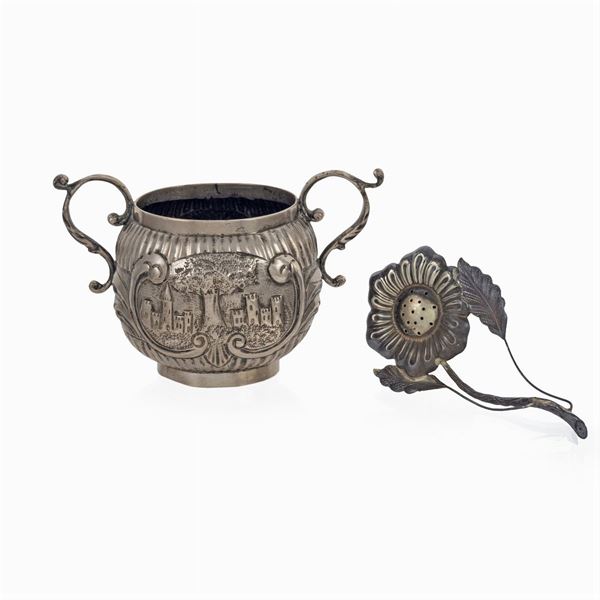 Group of silver objects (2)  - Auction Fine Silver and Art of the table - Colasanti Casa d'Aste