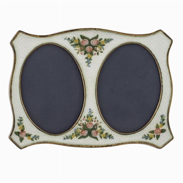 Picture frame in silver and enamel