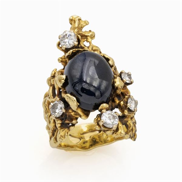 Anello scultura in oro giallo 18kt zaffiro e diamanti