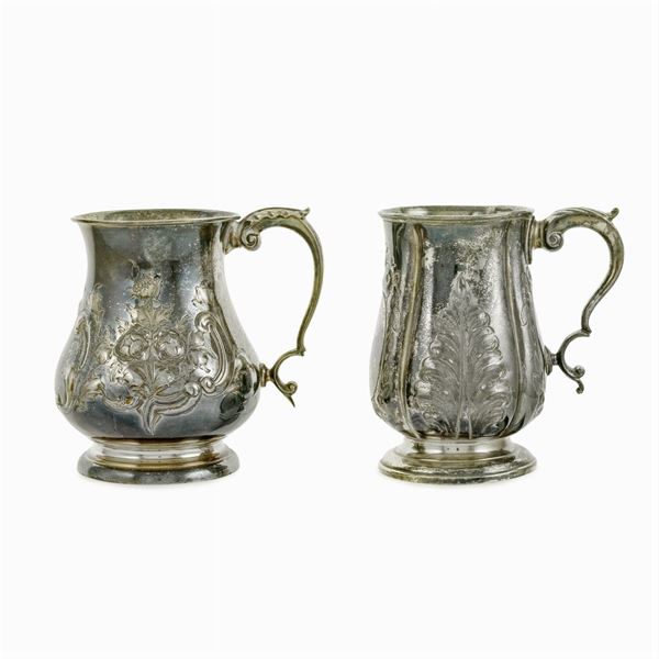 Due boccali in metallo argentato (2)  (Inghilterra, XIX-XX Sec.)  - Asta Argenti e L'Arte della tavola - Colasanti Casa d'Aste