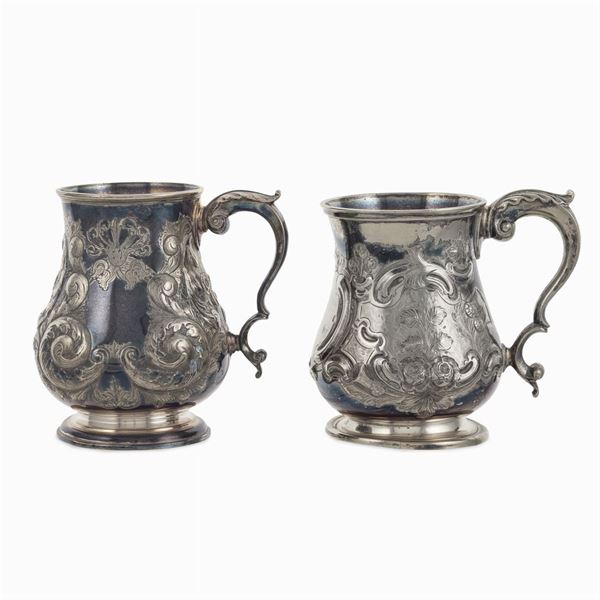 Due boccali in metallo argentato (2)  (Inghilterra, XIX-XX Sec.)  - Asta Argenti e L'Arte della tavola - Colasanti Casa d'Aste