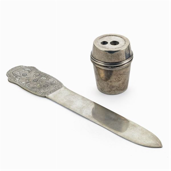 Group of silver objects (2)