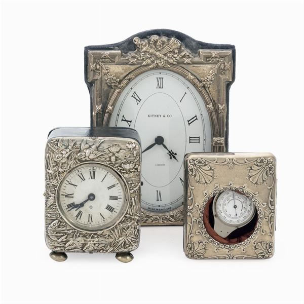 Group of silver, leather, fabric and metal objects (3)